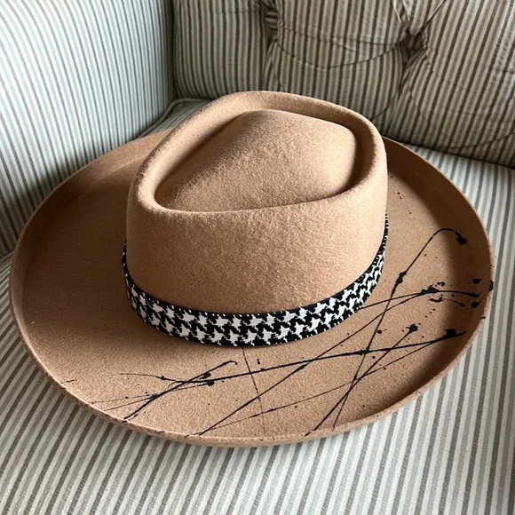 Hat - Picture 3 of 3